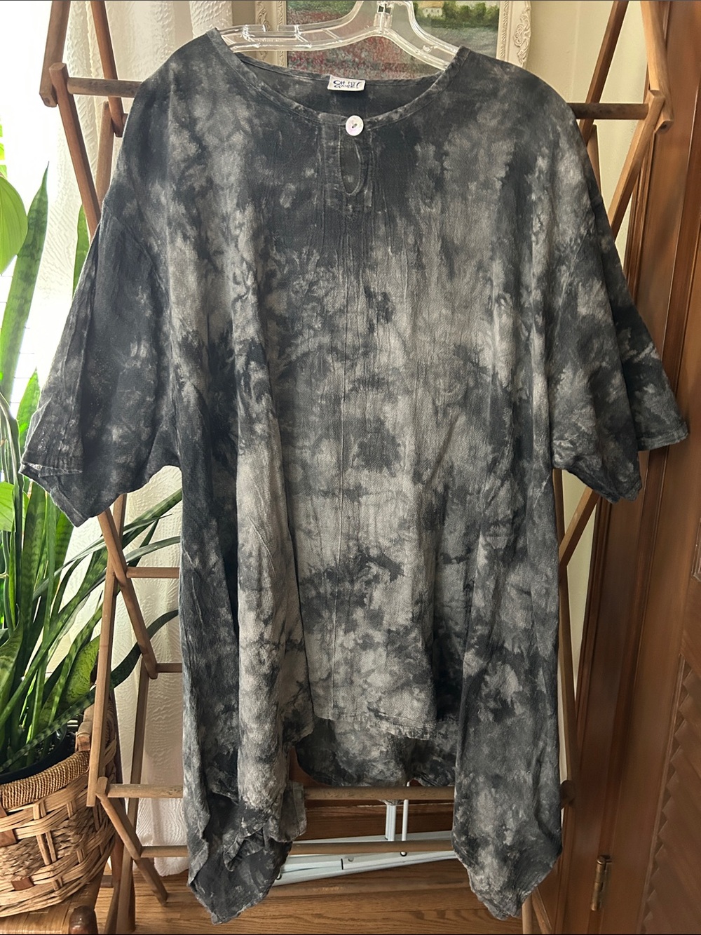 Oh My Gauze Women’s Grey washed Tunic NWOT.